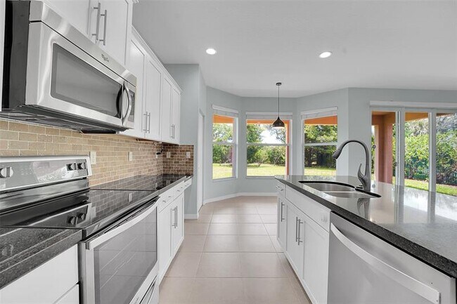 Building Photo - 7162 Prudencia Dr