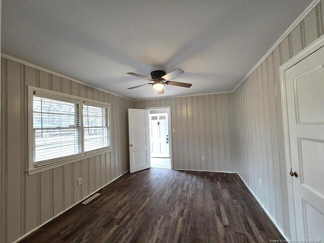 Building Photo - 1917 Catawba St