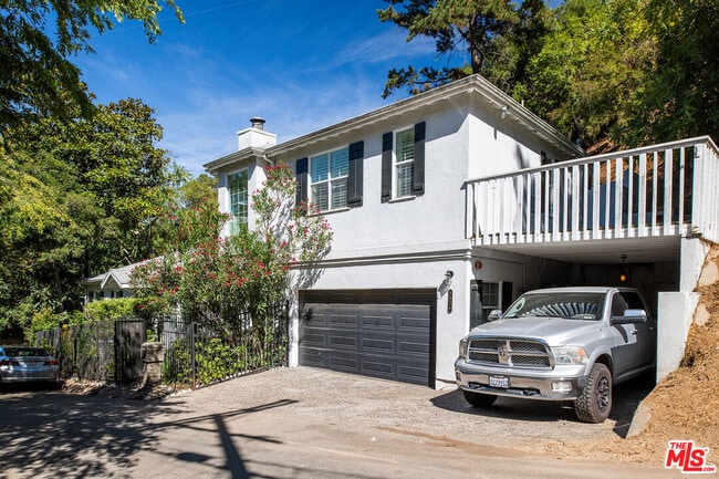 Building Photo - 8524 Appian Way