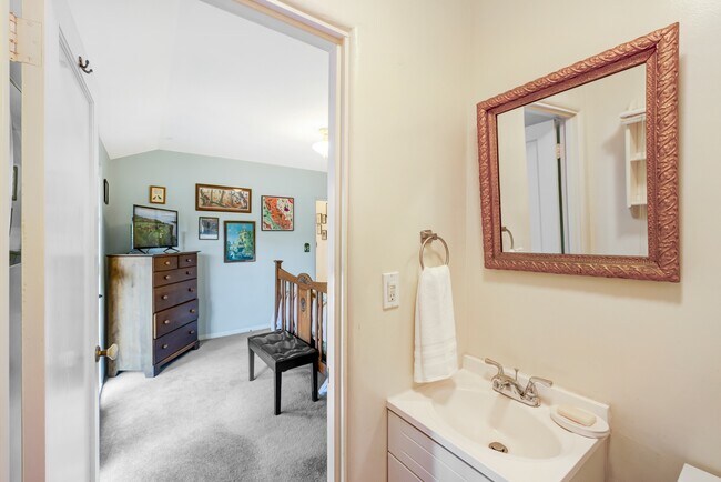 Building Photo - 969 Egan Ave