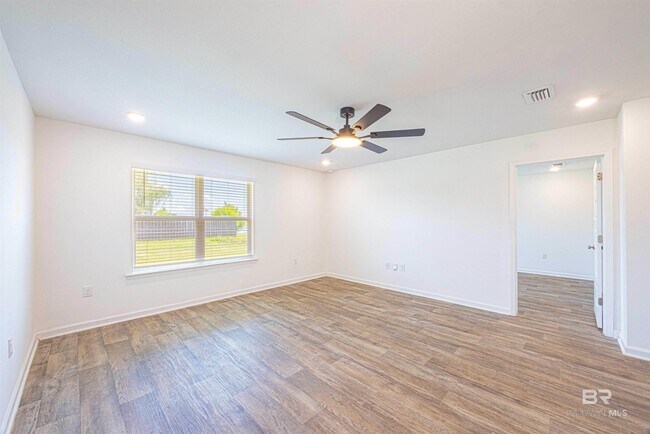 Building Photo - 23294 Shadowridge Dr