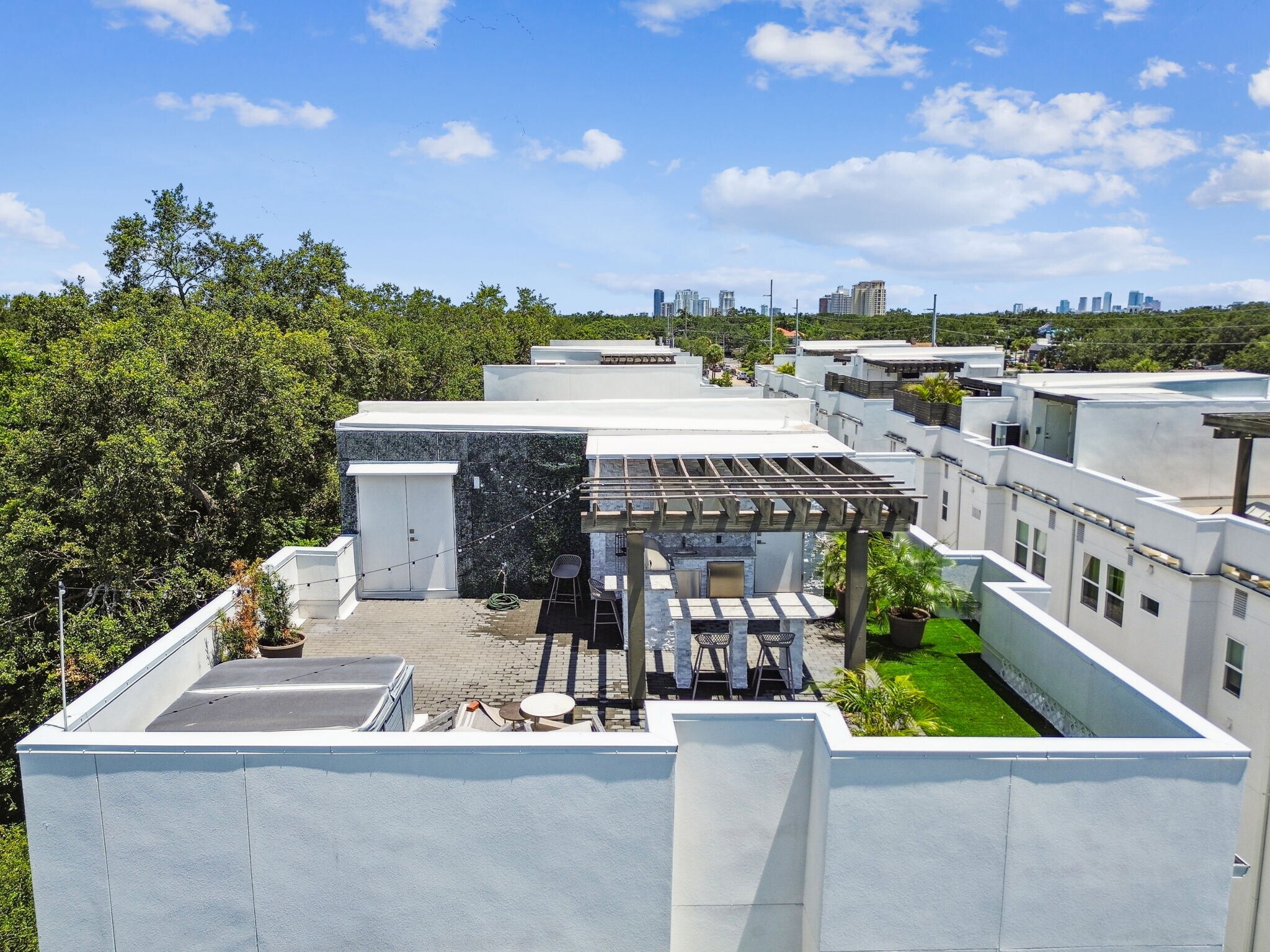 Building Photo - 3100 W Paul Ave