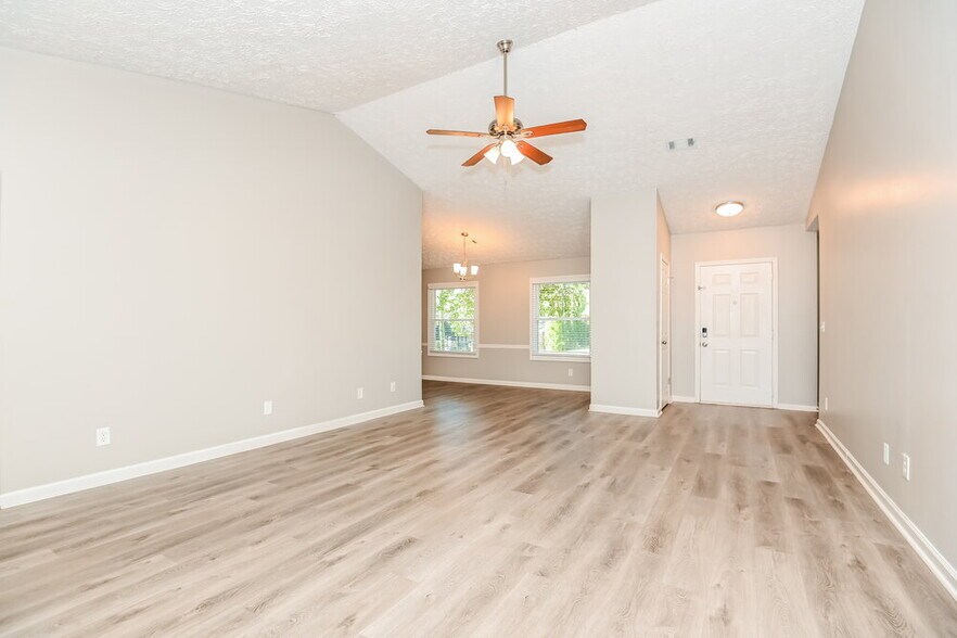 Building Photo - 923 River Rock Dr