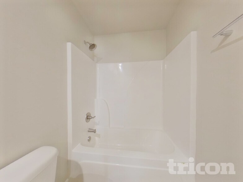 Building Photo - 1027 Summer Cypress Dr