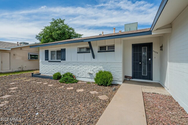 Building Photo - 3232 E Emile Zola Ave