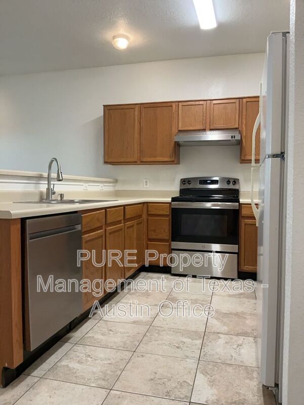 Building Photo - 304 Windridge Village Cove