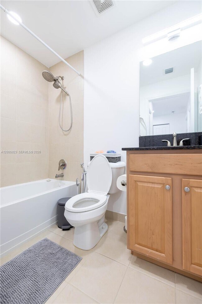 Building Photo - 345 NE 194th Ln