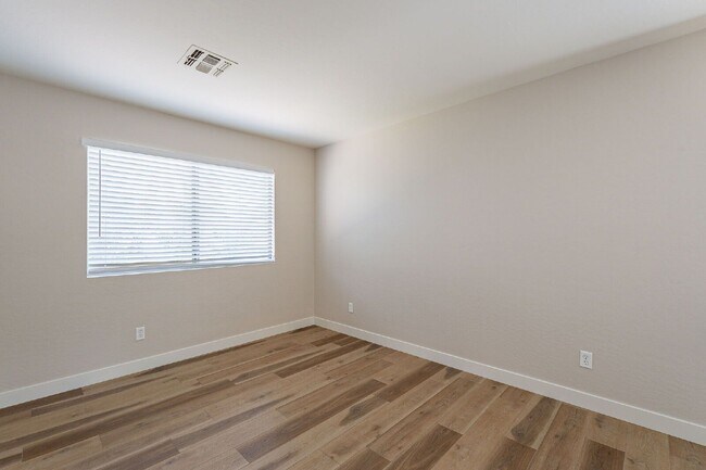 Building Photo - 15885 W Apache St