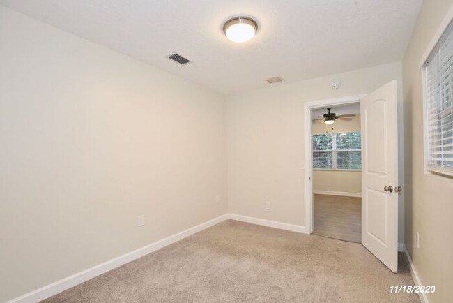 Building Photo - Beautiful 3/2 Home - College Park, Orlando...