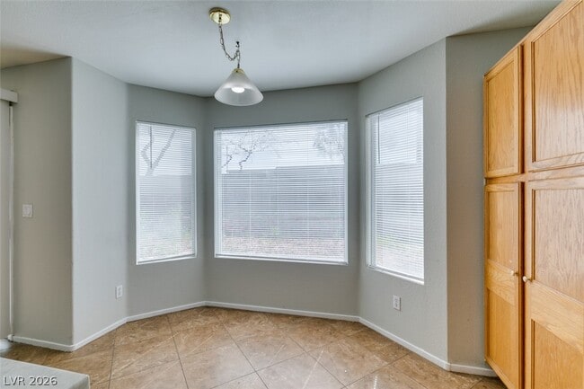 Building Photo - 7809 Calico Flower Ave