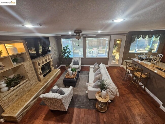Building Photo - 1428 Legend Ln