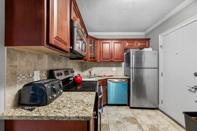 Building Photo - 47 Alvarado Ave