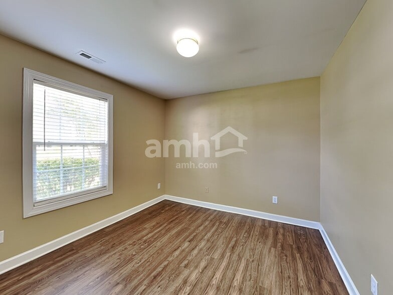 Building Photo - 101 Tyler Gate Ln