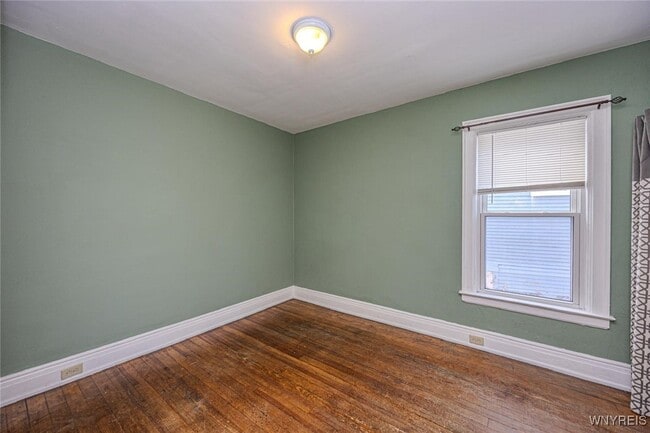 Building Photo - 507 W Delavan Ave