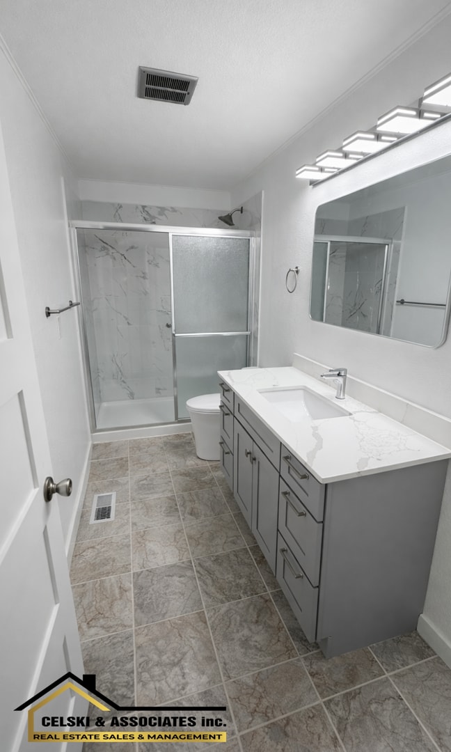 Building Photo - Spacious, Pet-Friendly Home on Half Acre