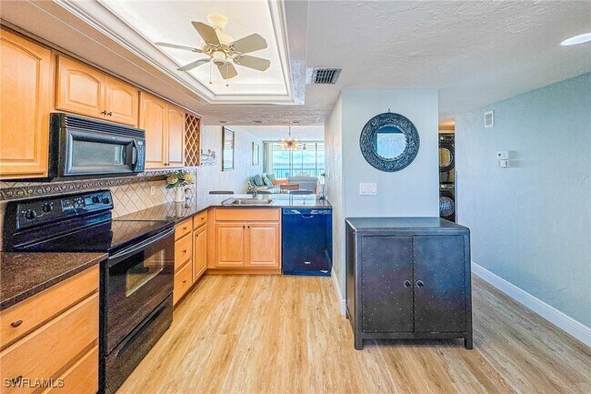 Building Photo - 8400 Estero Blvd