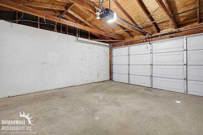 Building Photo - Updated 3Bdm 2Ba Home with Large Backyard in National City!