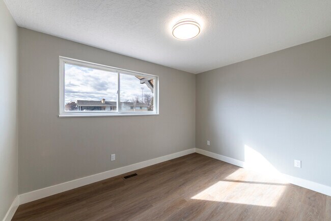 Building Photo - American Fork