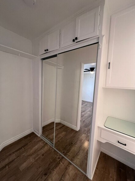 Building Photo - 5279 E The Toledo-2