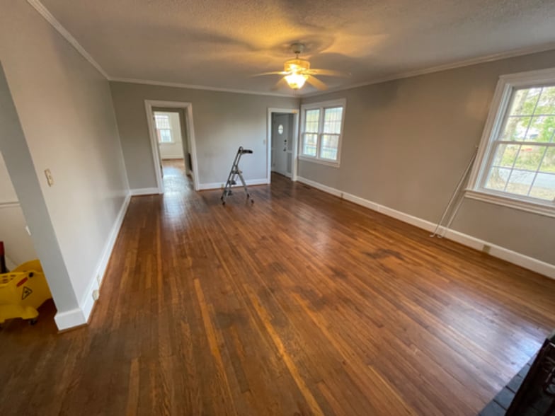 Building Photo - 203 S Withlacoochee Ave