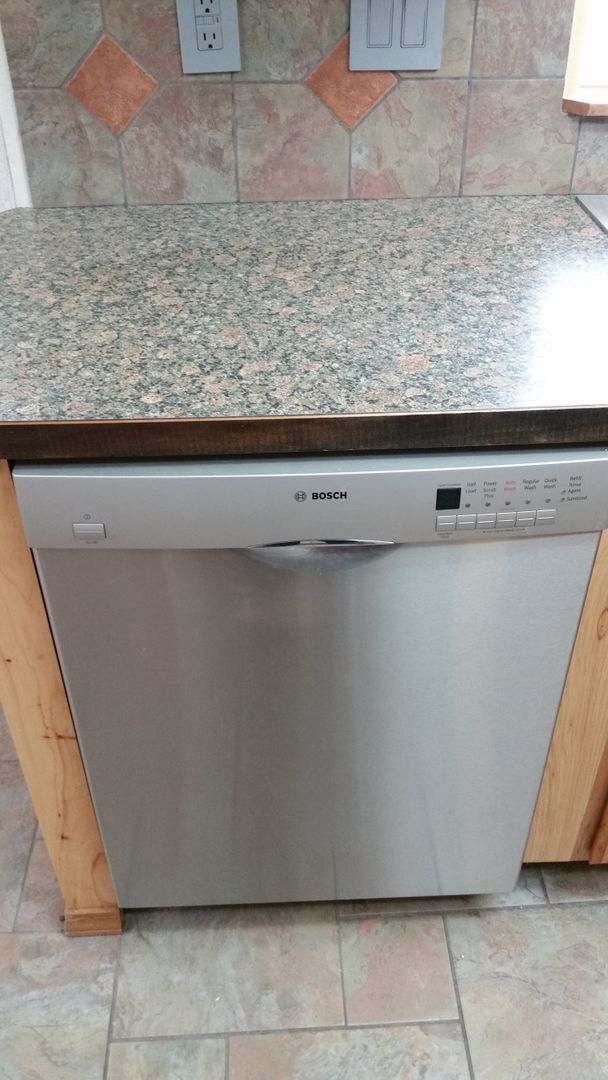 Building Photo - Beautiful Home with Hobby Shop and RV PARKING