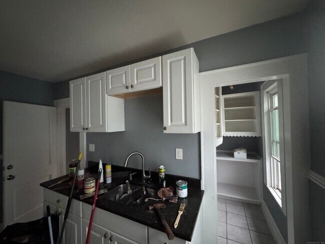 Building Photo - 65-67-67 Palm St