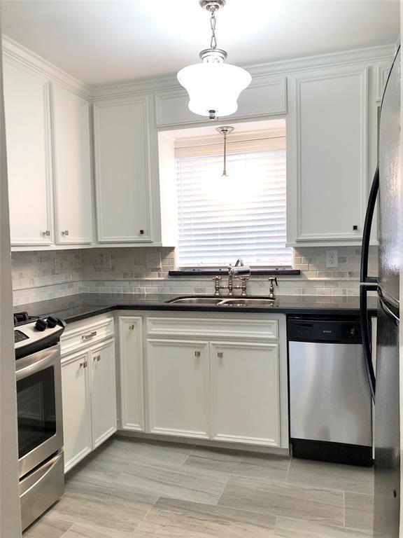 Building Photo - 2402 Watts St