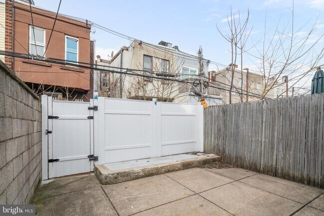 Building Photo - 1610 S 24th St