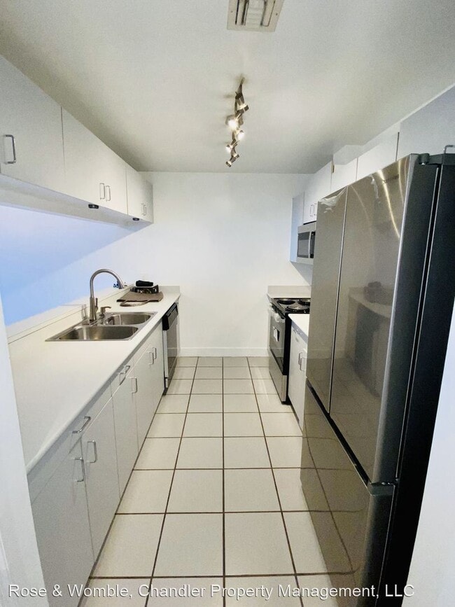 Building Photo - 1 br, 1 bath House - 40 Rader St #411