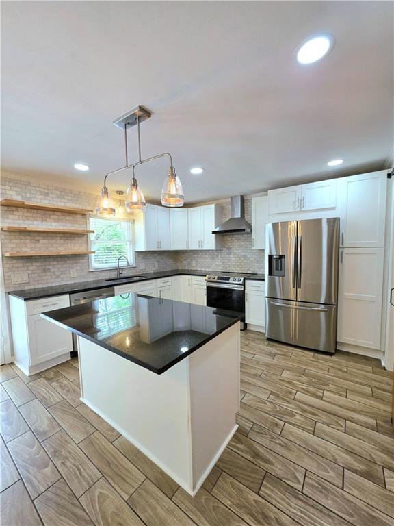 Building Photo - 765 N Parkwood Rd