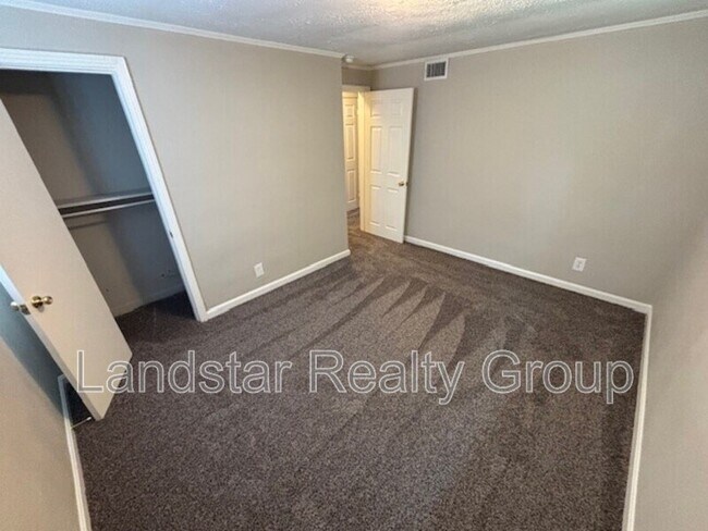 Building Photo - 4714 Seville Dr