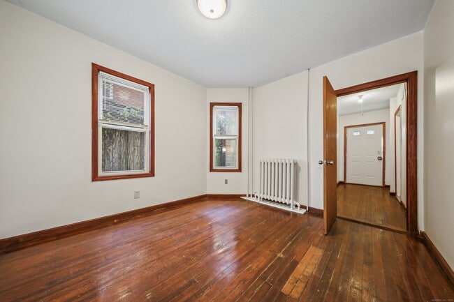 Building Photo - 294 Bellevue St