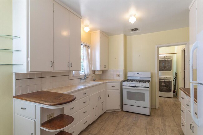 Building Photo - Charming Home in San Jose!