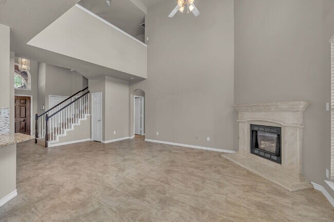 Building Photo - "Luxurious 4-Bedroom, 2.5 Bath Retreat wit...