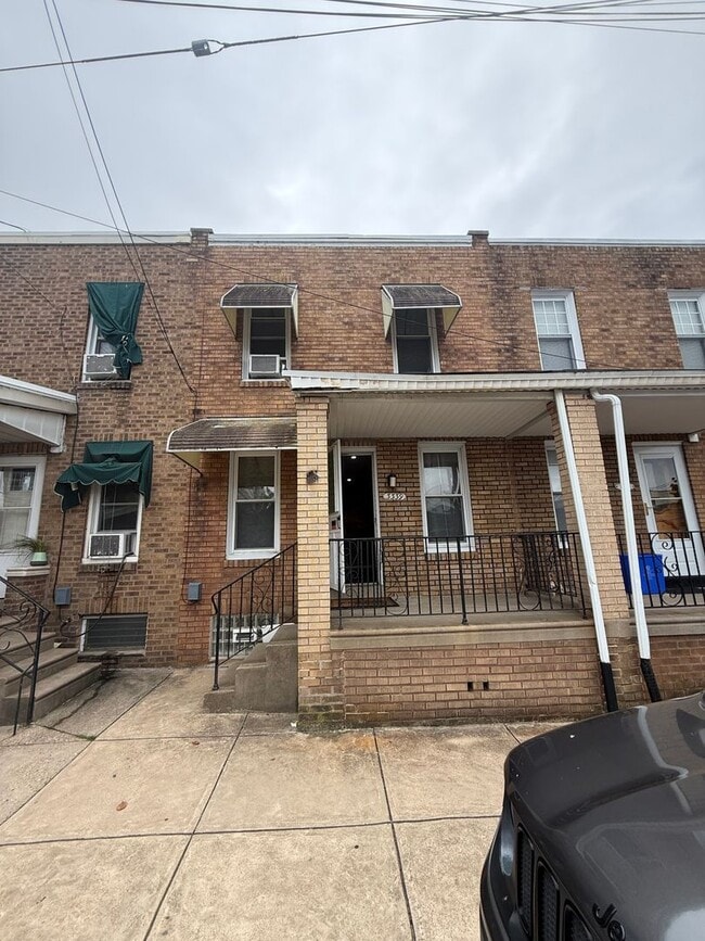Building Photo - 3339 Mercer St