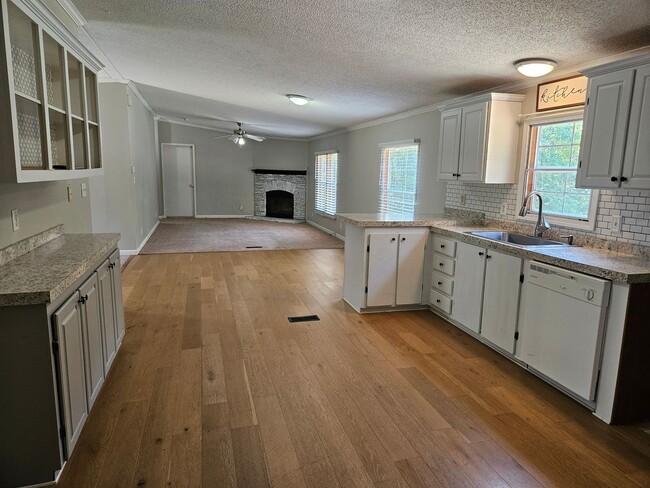 Building Photo - 4 Bedroom/ 2 Bath Modular Home
