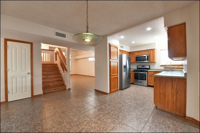 Building Photo - Coming Soon!