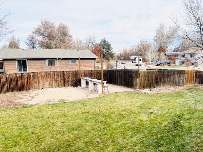 Building Photo - *** NEW APPLIANCES*** 5 Bedroom on a large corner lot in the heart of Berthoud!