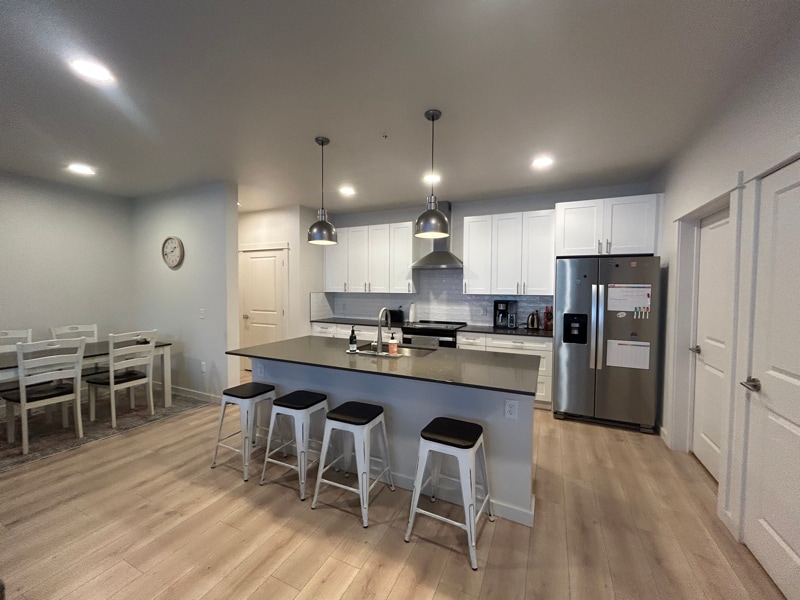 Building Photo - 2221 Willow Dr