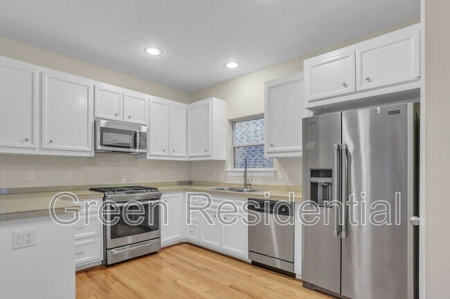 Building Photo - 919 E 36th St