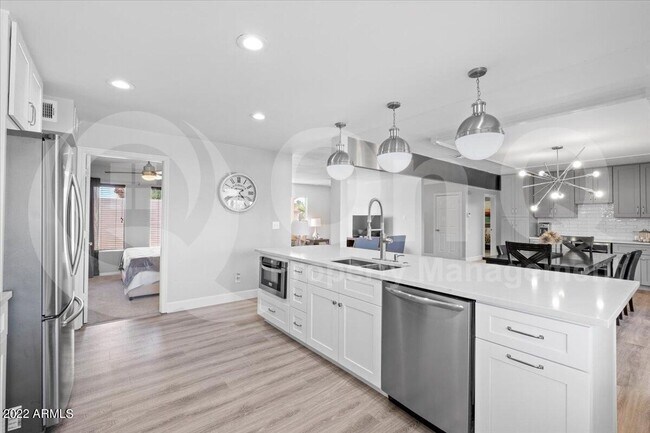 Building Photo - 6149 E Delcoa Ave