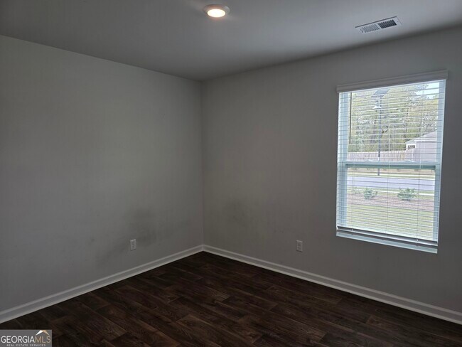 Building Photo - 100 Ponderosa Lp