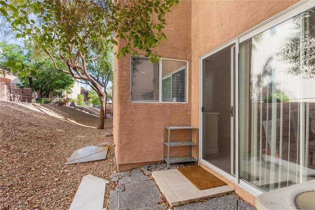 Building Photo - 3647 McMurty Ct