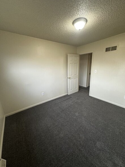 Building Photo - 3237 N 84th Terrace