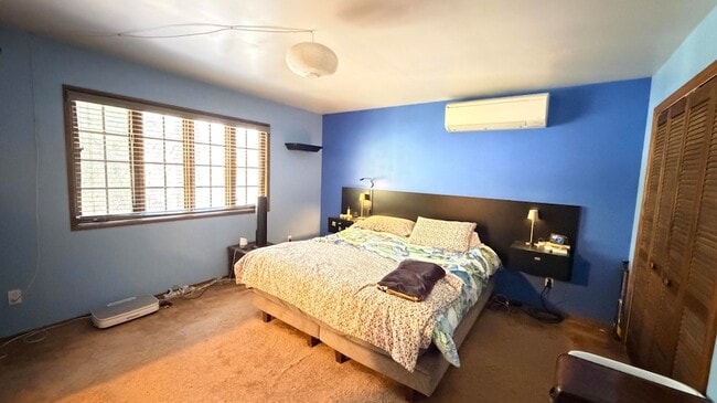 Building Photo - 54061 Linger Ln