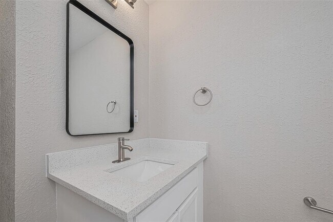 Building Photo - 7702 Darnay Dr