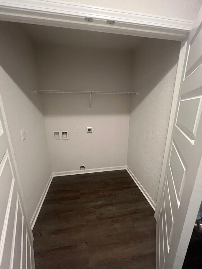 Building Photo - Stonebrooke S/D