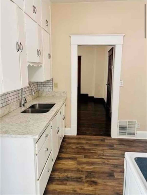 Building Photo - 59 S 11th St