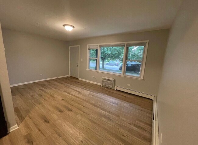 Building Photo - 5331 S Kilbourn Ave