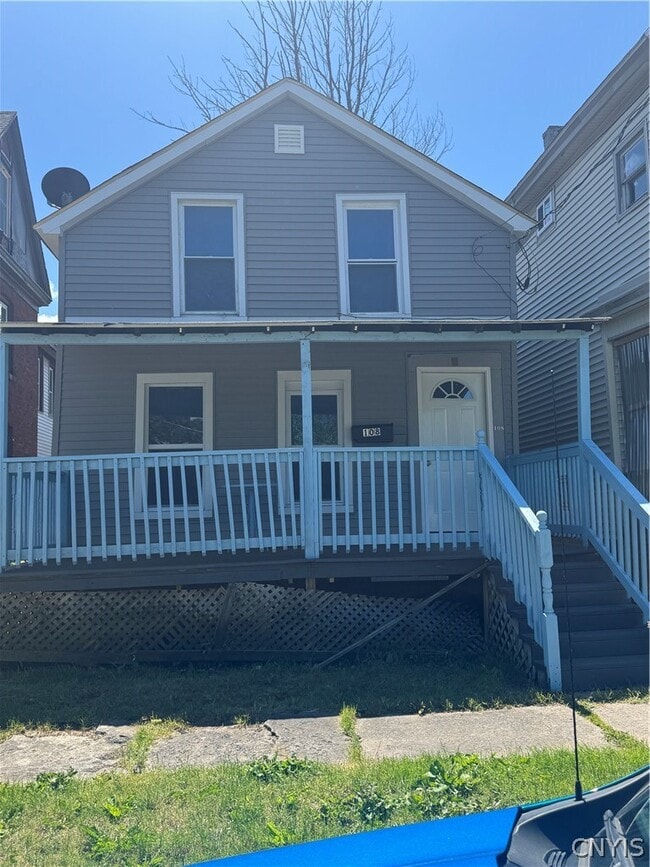 Building Photo - 108 Gold St